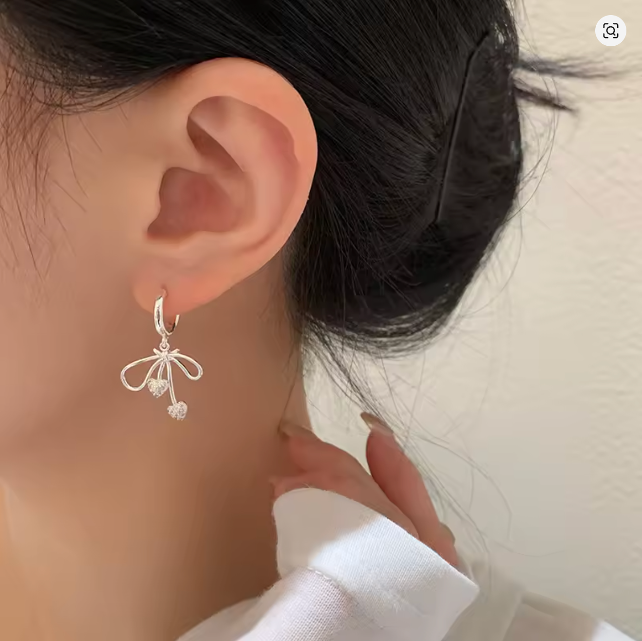 Dancing Heart Bow Earrings - Image 3